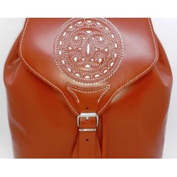 Mochila piel color natural en jmccinturonesargentinos.es